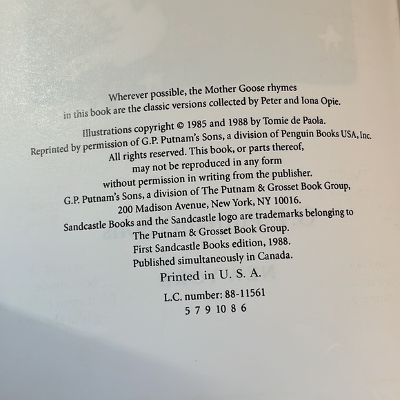 Vintage Tomie DePaola “Hey Diddle Diddle & other Mother Goose Nursery Rhymes” - Picture 4 of 7